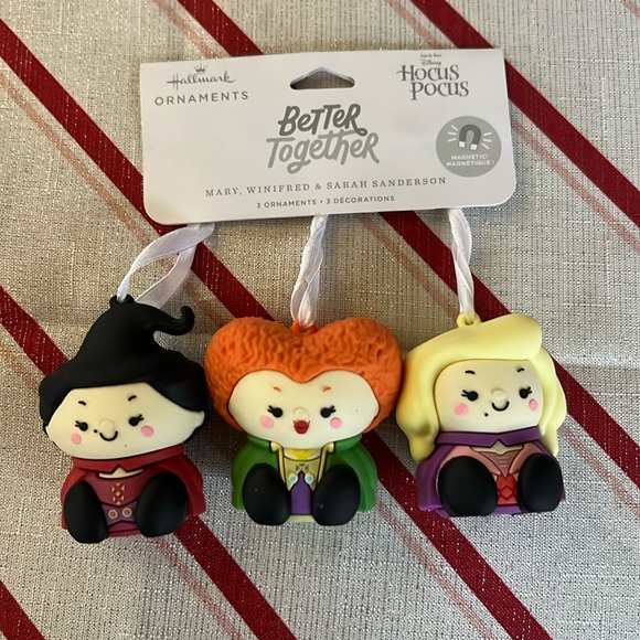 Hallmark Hocus Pocus Winifred & Sanderson Sisters Magnetic, set of 4 - Picture 2 of 5
